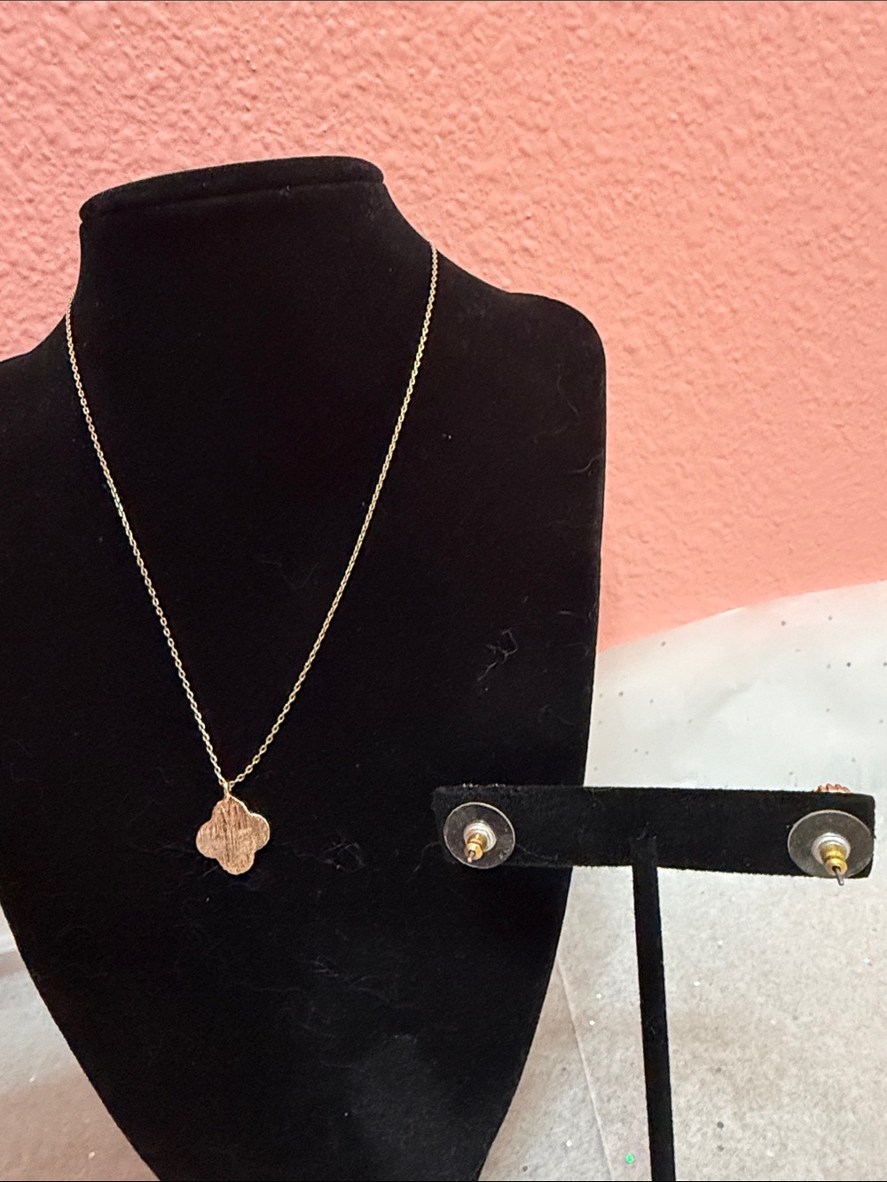 Gold Leopard Print Pendant Necklace and Stud Earrings Set - Picture 2 of 2
